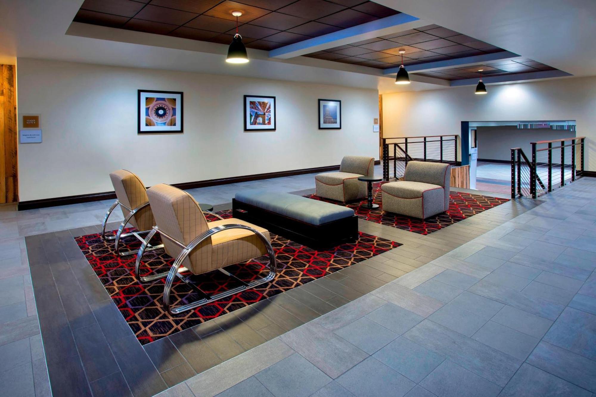 Four Points By Sheraton Charleston Exterior photo